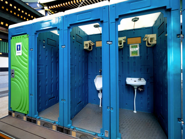 Porta potty delivery and setup in Fish Hawk, FL